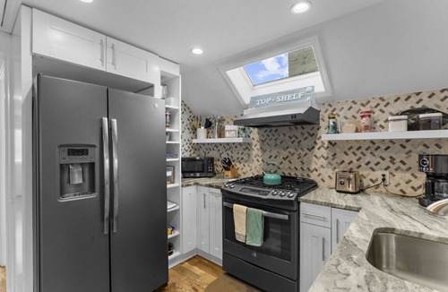 Fairfield Cottage | Charming Fairfield Beach Cottage