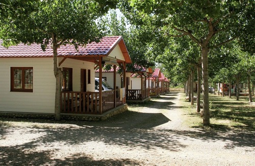La Puebla de Roda House | Charming Family Bungalow