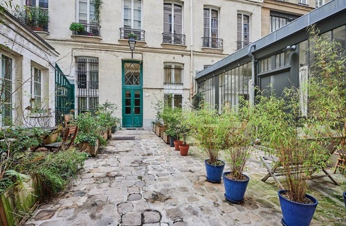 Quartier de la Porte-Saint-Denis Apartment | Charming family apartment - Center of Paris