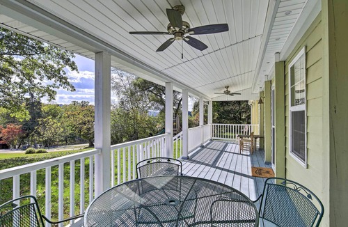 Ingles House | Charming Family Cottage, Walk to Claytor Lake