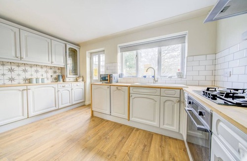 New Forest District House | Charming family escape near Calshot Beach & New Forest