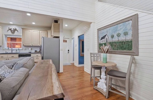 Jasper Cabin | Charming Family Farm House Buffalo River