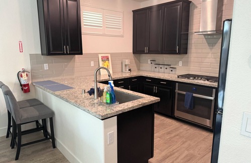 Elk Grove House | Charming family-friendly 2-bedrooms with Jack & Jill bathroom near Sky River.