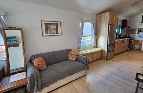 Logan Heights House | Charming Family Friendly nPetcoPark,Downtown,SD Harbor,Balboa Park,Beaches,Golf+