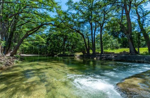 Bandera House | Charming Family Getaway Near Medina River