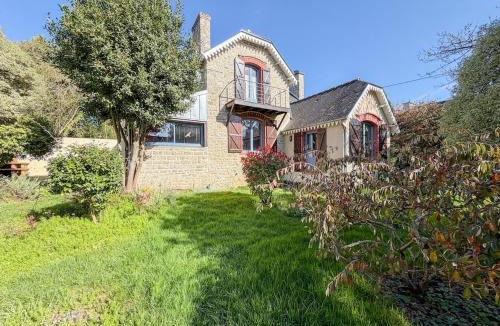 Dinan Apartment | Charming family home with garden in Dinan