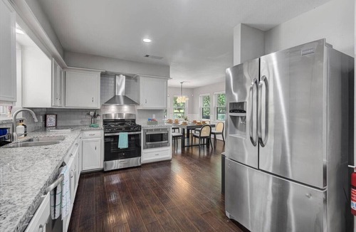 Conroe House | Charming Family Retreat Pool & Billiard Conroe