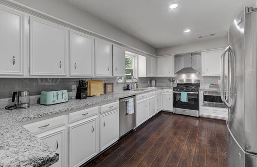 Conroe House | Charming Family Retreat Pool & Billiard Conroe