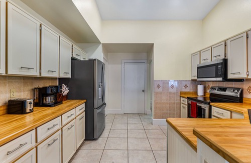 Indian Ridge House | Charming Family Vacation Home 10 min from Disney