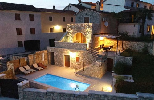 Beram Villa | Charming family villa for 6+1 with heatable pool and sauna