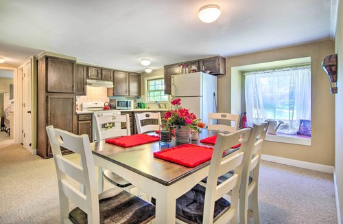 Hallsville Cottage | Charming Farm Cottage w/Fire Pit + Grill!