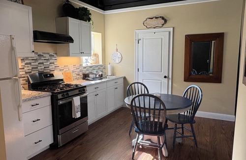 Milton Apartment | Charming farmhouse-barndominium in delightful Maurice with full kitchen,AC,WiFi