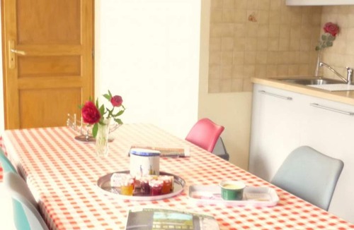 Amboise Cottage | Charming Farmhouse Close to Historic Amboise - Sleeps 4, Fully Equipped, Ideal for Loire Valley Explorers