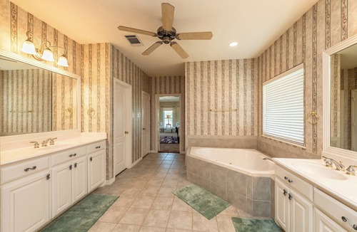 Ponder Other | Charming farmhouse in Countryside with Pool & great views for 16 guests