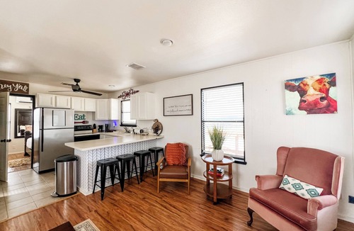 Boerne Other | Charming farmhouse in welcoming Boerne with AC, WiFi