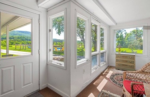 Rochester House | Charming farmhouse near Killington & Sugarbush