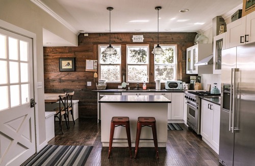 Petaluma Cottage | Charming Farmhouse on Organic Cattle Ranch