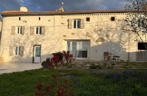 Autrac Cottage | Charming Farmhouse Retreat: Farm Life, Wildlife & Scenic Views, Perfect for Family Holidays