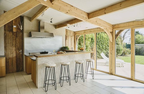 Gressey House | Charming farmhouse - sleeps 13 - 1 hour from Paris