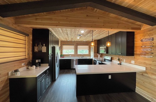 Garwood Other | Charming farmhouse with 4 bedrooms and WiFi, AC in lovely Rock Island