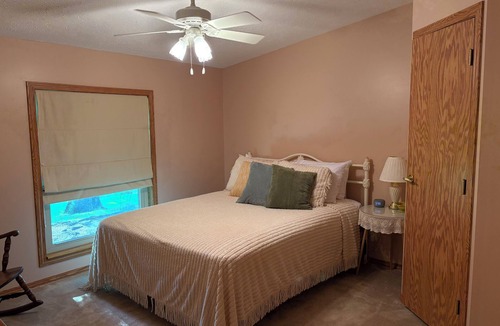 Golconda Other | Charming farmhouse with AC in Shawnee National Forest- 3 bedrooms