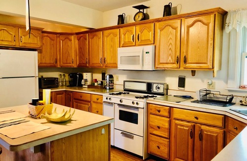 Worthington Other | Charming Farmhouse - quiet, private & peaceful