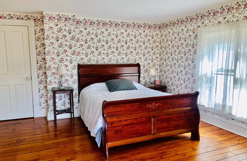 Worthington Other | Charming Farmhouse - quiet, private & peaceful