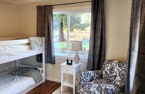 Arlington Other | Charming farmhouse with WiFi in Arlington