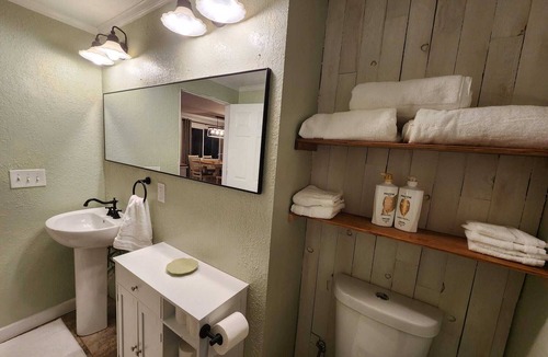 Arlington Other | Charming farmhouse with WiFi in Arlington