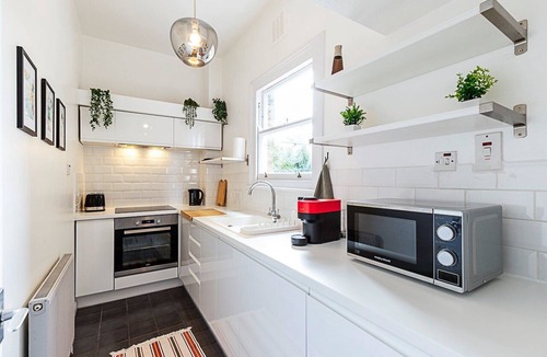 Holloway Apartment | Charming First Floor Flat in Tufnell Park