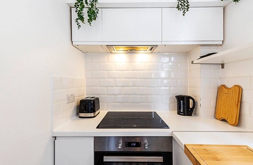 Holloway Apartment | Charming First Floor Flat in Tufnell Park