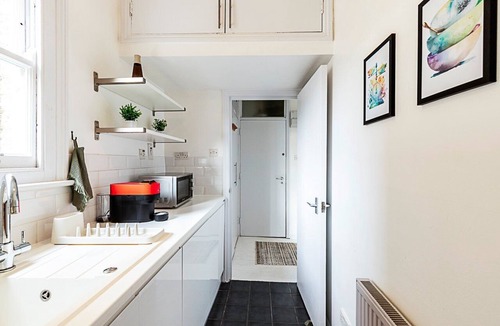 Holloway Apartment | Charming First Floor Flat in Tufnell Park