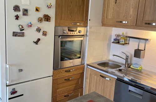 Saint-Ouen Apartment | Charming flat just outside Paris w Private free Parking
