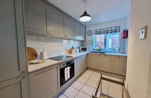 St. Mark's Apartment | Charming Flat Near London Attractions