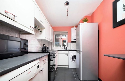 Bushey Apartment | Charming Flat near Harry Potter Studio