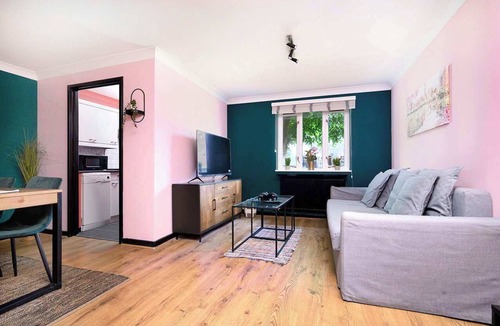 Bushey Apartment | Charming Flat near Harry Potter Studio