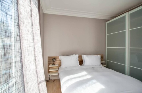 Quartier de la Plaine-de-Monceaux Apartment | Charming flat with balcony near Parc Monceau for 4