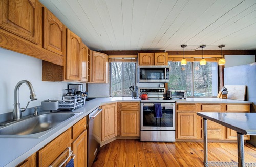 Cornwall Cabin | Charming Forest Getaway near West Point & Storm King