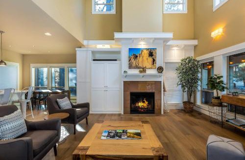 RiverWild House | Charming Forest Retreat - Steps from the Deschutes River Trail