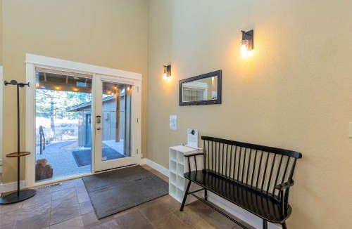 RiverWild House | Charming Forest Retreat - Steps from the Deschutes River Trail