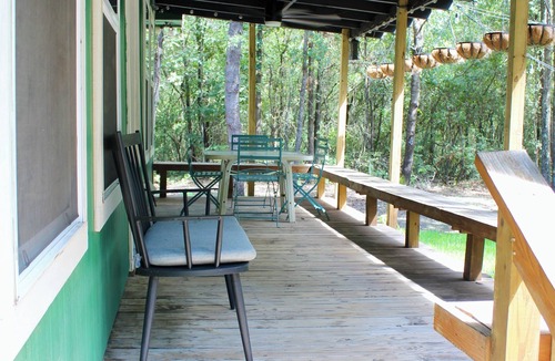 Hawkins House | Charming Forest Retreat with Modern Amenities – Perfect Getaway!