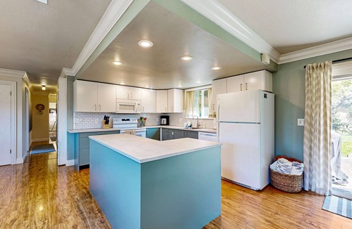 Cleone House | Charming Fort Bragg Home with Ping-Pong & Fire Pit