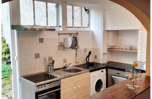 Bruges-Capbis-Mifaget House | Charming Pyrenees gîte - jacuzzi - 2/3 pers