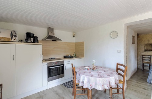 Cenac-et-Saint-Julien Apartment | Charming Studio in Dordogne with Shared Pool and Panoramic View