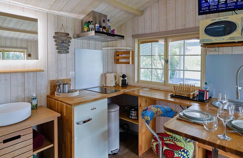 Carrieres-sous-Poissy Ski Chalet | Charming chalet on an island 30min from Paris