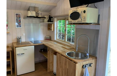 Carrieres-sous-Poissy Ski Chalet | Charming chalet on an island 30min from Paris