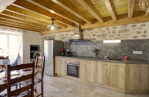 Chalmazel-Jeansagniere Cottage | Charming renovated farmhouse, large garden, 8 bedrooms