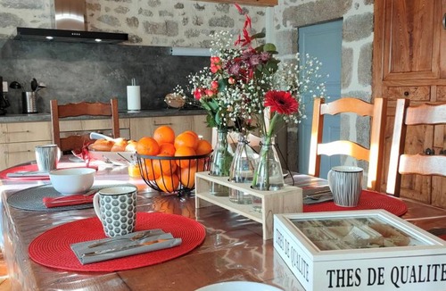 Chalmazel-Jeansagniere Cottage | Charming cottage, 3 bedrooms, garden, ping-pong