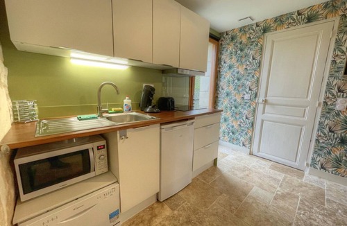 La Chapelle-sur-Loire Cottage | Charming Loire Cottage: Spa, Garden, Parking
