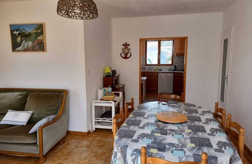 Le Grand-Village-Plage House | Charming Amicis house, just a few steps from the beach!